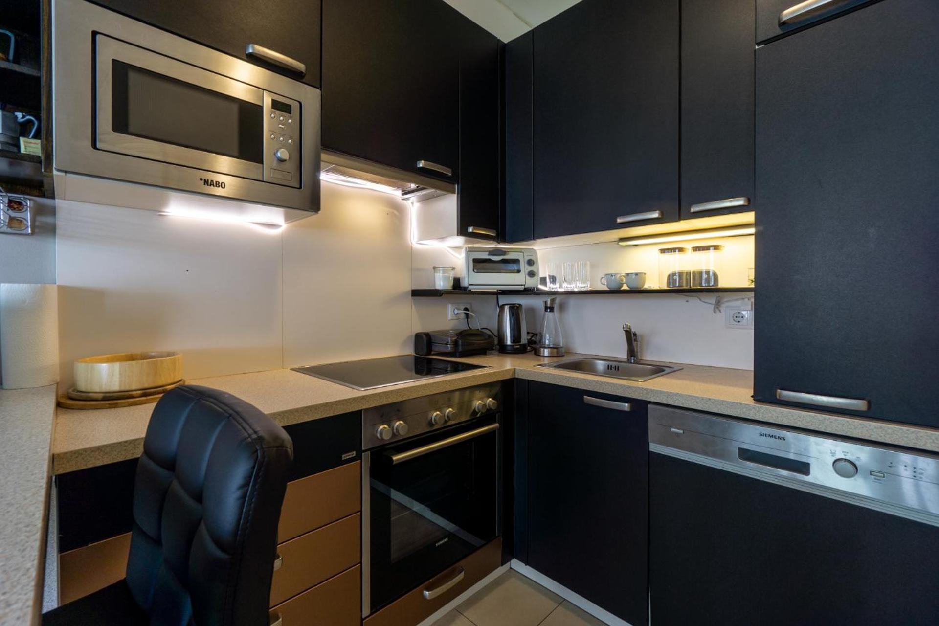 Apartment With Garden Close To Stadthalle, Westbahnhof Wien Ngoại thất bức ảnh